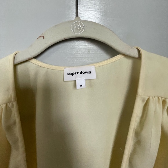 Pale yellow wrap dress - Picture 5 of 6